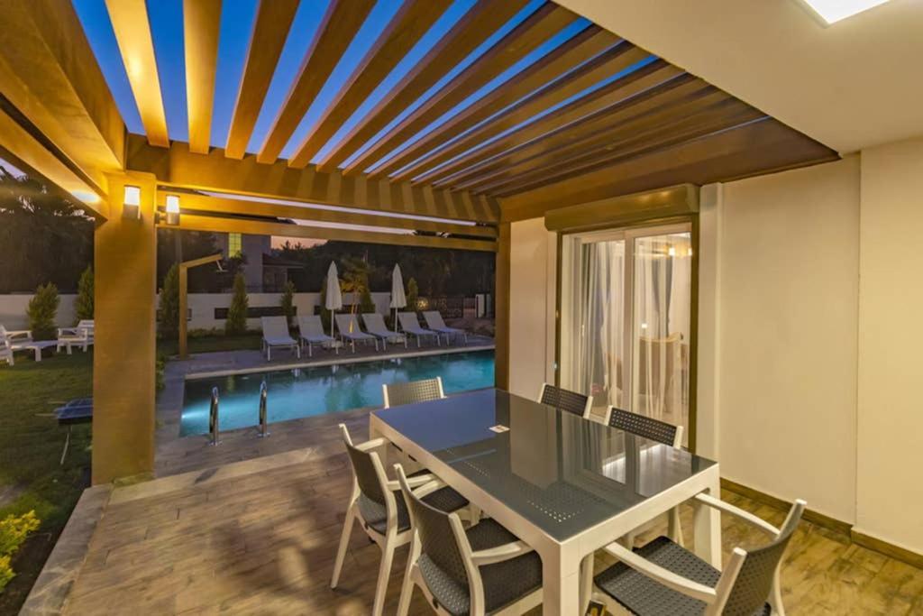 Bella- 4 Bedroom Holiday Villa In Oludeniz Фетхіє Екстер'єр фото